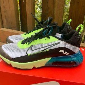 Nike Air Max 2090 (GS) Size:7Y (Women’s 8.5/Men 7)